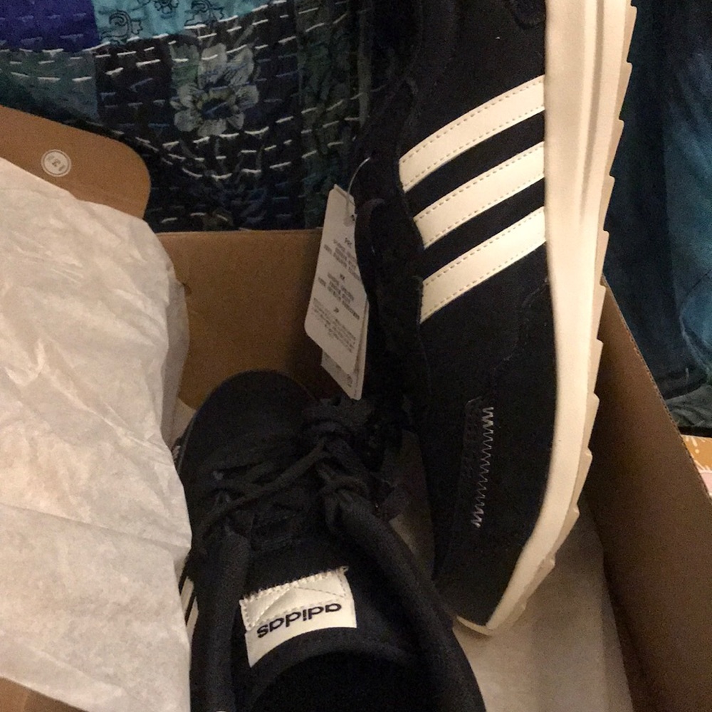 Adidas New With Tags Retrorun 9 1/2 women Fabulous